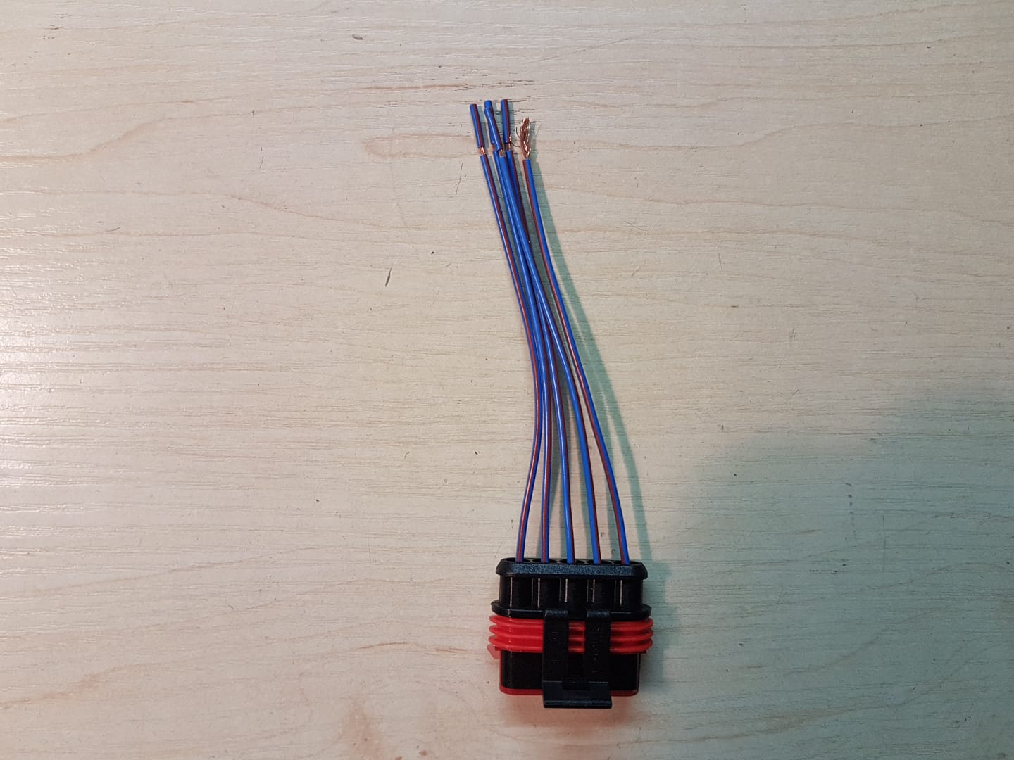 Разъем электрический 5-и контактный с проводами